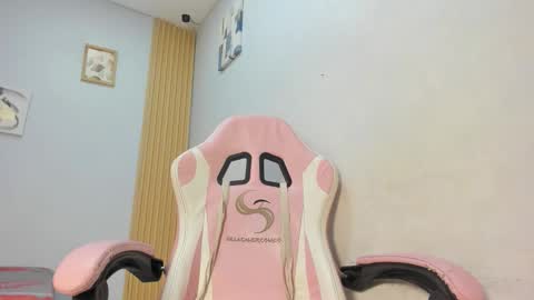 naomis_35 online show from 6, 3, 2026