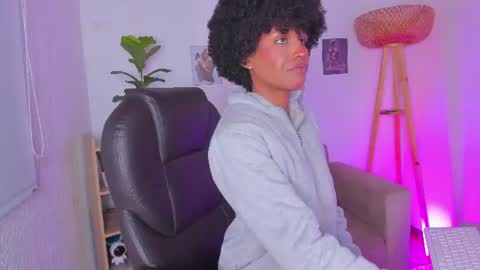 N A O M I  online show from 30, 6, 2026