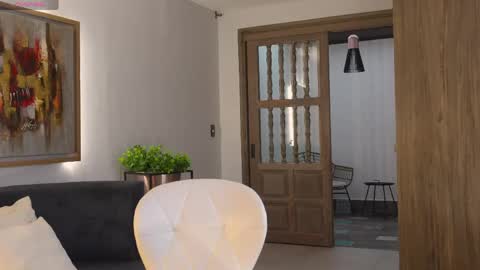 Naomi online show from 19, 4, 2026