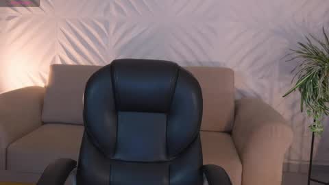 Snapshot of naomisainz chatting on 5, 5, 2026 Naomi online show from 5, 5, 2026