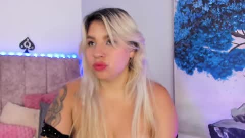 Laura  online show from 23, 4, 2026