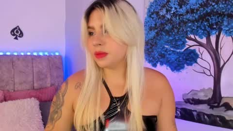 Laura  online show from 30, 4, 2026