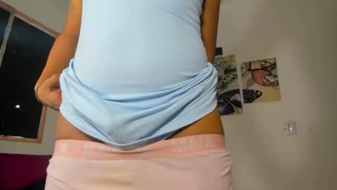 Snapshot of naomiwildburn chatting on 28, 2, 2025 naomiwildburn online show from 28, 2, 2025