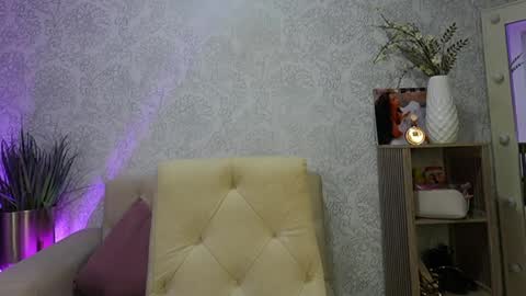 Naomi     online show from 25, 4, 2026