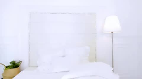 Naomi online show from 26, 4, 2026