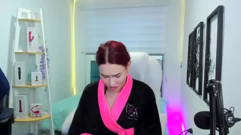 Snapshot of naomy777_ chatting on 18, 10, 2025 naomy online show from 18, 10, 2025