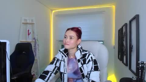 Snapshot of naomy777_ chatting on 19, 10, 2025 naomy online show from 19, 10, 2025