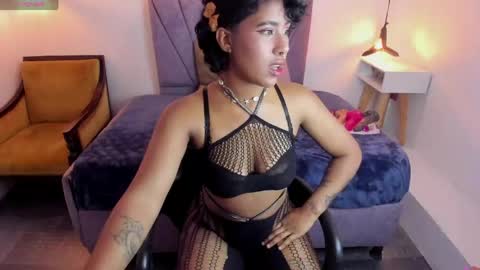 N A O M Y online show from 23, 4, 2026