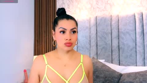 Naomy Smith online show from 17, 4, 2026