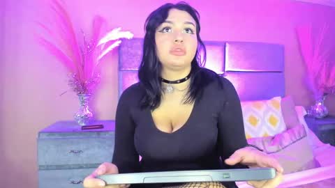 Naomy online show from 22, 4, 2026