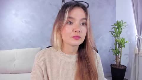 Nashly Fontana online show from 8, 3, 2026