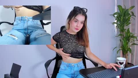 Nashly Fontana online show from 5, 6, 2026