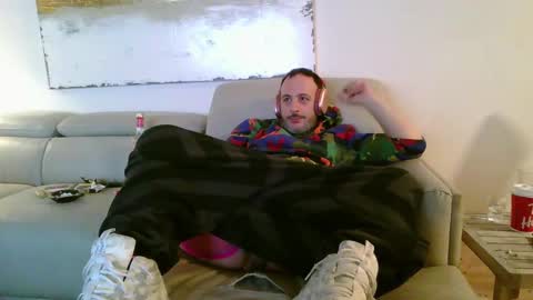 Snapshot of nassobout chatting on 1, 1, 2025 nassobout online show from 1, 1, 2025