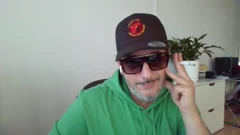 Snapshot of nassobout chatting on 10, 9, 2025 nassobout online show from 10, 9, 2025