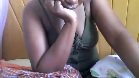 Snapshot of nastiestmomplay chatting on 3, 12, 2025 Sweet Ella online show from 3, 12, 2025