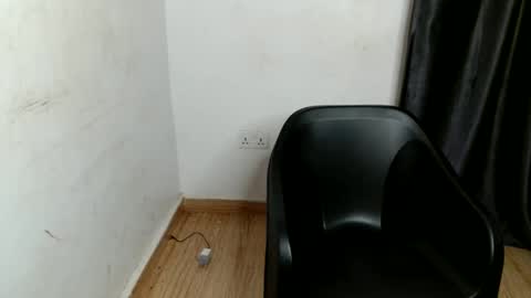 Mila online show from 5, 3, 2026