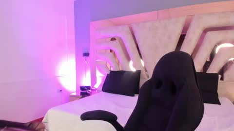 Natacha  online show from 22, 4, 2026