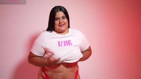 Snapshot of natalia_curvy1 chatting on 15, 5, 2026 Nathalia online show from 15, 5, 2026