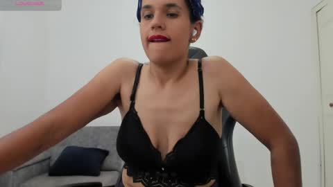 Snapshot of natalia_curvy1 chatting on 19, 5, 2026 Nathalia online show from 19, 5, 2026