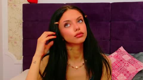 nataliacroft online show from 5, 4, 2026