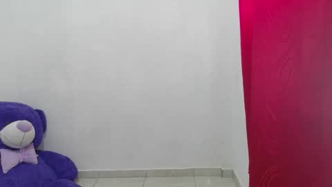 nataliavela online show from 19, 4, 2026