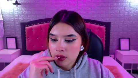 natalie  online show from 13, 10, 2025