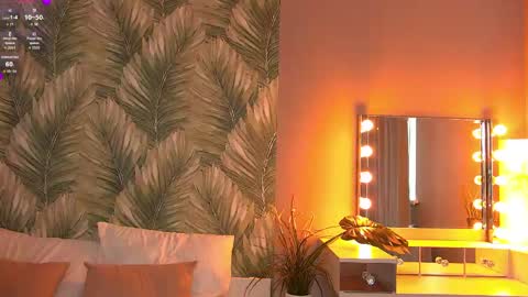 nataliecroft online show from 21, 4, 2026