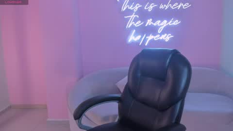 Natalie Lewis online show from 24, 4, 2026