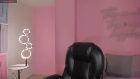 Natalie Lewis online show from 11, 6, 2026