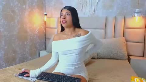 Snapshot of nataliepetite3x chatting on 27, 2, 2026 Natalie online show from 27, 2, 2026