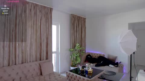 NataliePierce online show from 5, 4, 2026