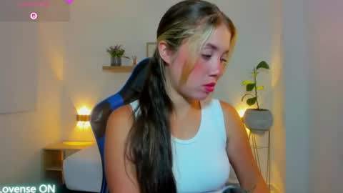 Nataly online show from 5, 8, 2026