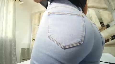 Snapshot of natalyefoster chatting on 4, 12, 2024 Natalye foster online show from 4, 12, 2024