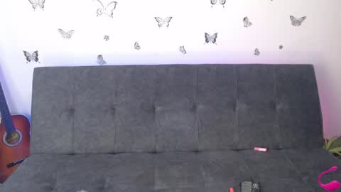   online show from 13, 1, 2025