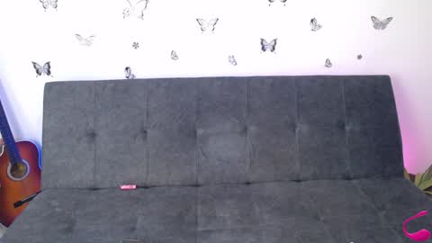   online show from 28, 1, 2025