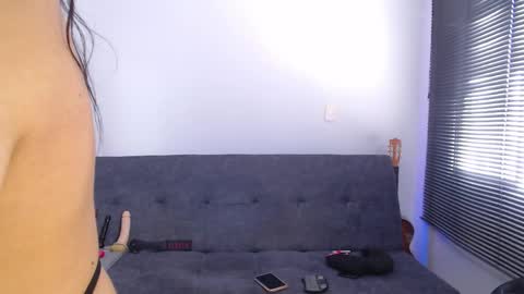   online show from 25, 4, 2026