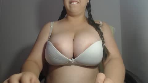 Snapshot of natasha9_ chatting on 18, 12, 2025 NATTY online show from 18, 12, 2025