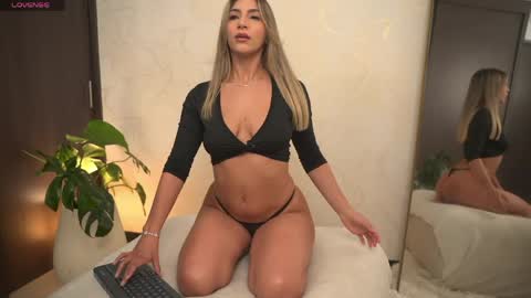 Snapshot of natasha_smith09 chatting on 1, 5, 2026 Natasha Smith online show from 1, 5, 2026