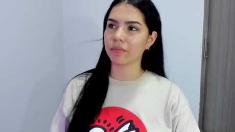 Snapshot of natasha_su chatting on 10, 10, 2025 Natalia online show from 10, 10, 2025