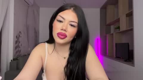 natashavoss online show from 4, 3, 2025