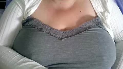 Snapshot of natashaxl chatting on 14, 10, 2025 NatashaXL online show from 14, 10, 2025