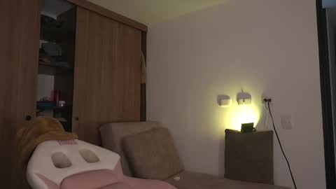 Natasha Independent model online show from 18, 1, 2026