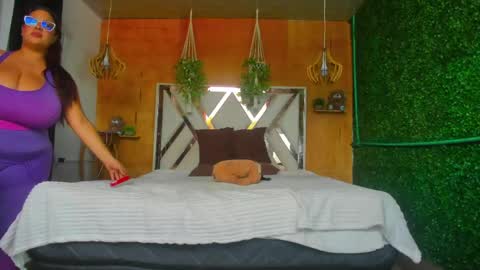 nathalia_correa online show from 25, 5, 2026