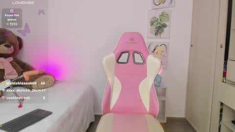 nathaly_evans18 online show from 7, 10, 2025