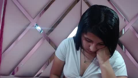 nathaly low online show from 30, 1, 2025