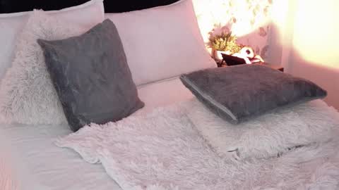 Nathaly lopez online show from 5, 3, 2026