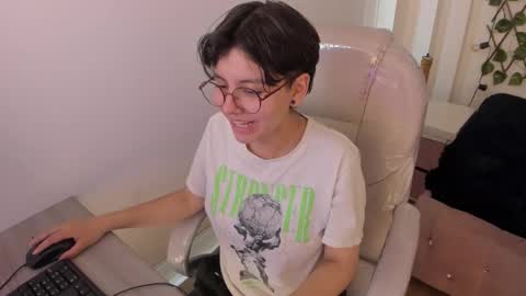 Snapshot of nathalyy_ds chatting on 21, 10, 2025 nathalyy_ds online show from 21, 10, 2025