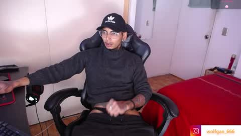 nathan_aress6666 online show from 25, 5, 2026