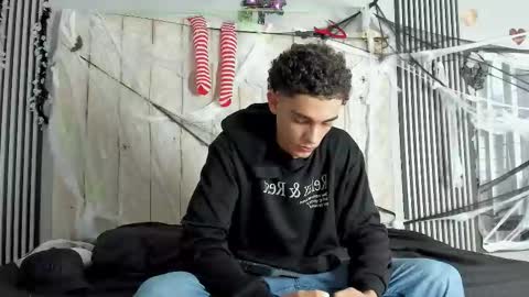 Snapshot of nathan_shimmer chatting on 26, 10, 2025 nathan_shimmer online show from 26, 10, 2025