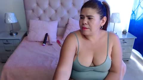nathy_voyeur online show from 18, 1, 2025